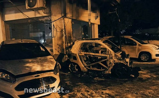 Εμπρησμός τα ξημερώματα σε έκθεση αυτοκινήτων Εμπρησμός τα ξημερώματα σε έκθεση αυτοκινήτων