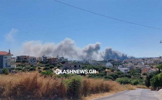 Φωτιά σε εργοστάσιο ξυλείας στην Κρήτη: 80 πυροσβεστικά και 80 πυροσβέστες στη μάχη με τις φλόγες