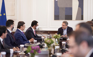 Στο Μαξίμου ο υπουργός Βιομηχανίας των ΗΑΕ: Στο τραπέζι η στενότερη συνεργασία των δύο χωρών