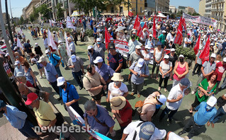 Διαμαρτυρία συνταξιούχων στα Προπύλαια