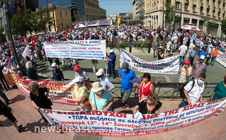 Διαμαρτυρία συνταξιούχων στα Προπύλαια