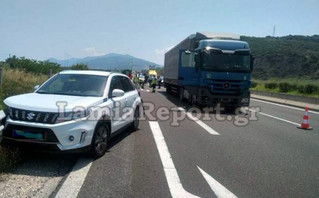 Τροχαίο στην εθνική οδό με τέσσερα οχήματα Τροχαίο στην εθνική οδό με τέσσερα οχήματα