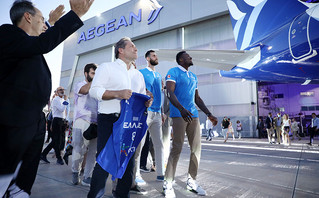 Aegean: Αεροσκάφος με τη φιγούρα του Γιάννη Αντετοκούνμπο και των άλλων διεθνών Aegean: Αεροσκάφος με τη φιγούρα του Γιάννη Αντετοκούνμπο και των άλλων διεθνών