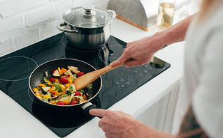 Πέντε συμβουλές μαγειρικής που σύμφωνα με τους σεφ δεν πρέπει ποτέ να δοκιμάσετε