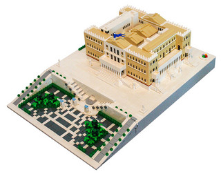 Έφτιαξε με περίπου 5000 lego το κτίριο της Βουλής των Ελλήνων Έφτιαξε με περίπου 5000 lego το κτίριο της Βουλής των Ελλήνων