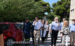 Αυτοψία Μητσοτάκη στις πληγείσες περιοχές της Πεντέλης Αυτοψία Μητσοτάκη στις πληγείσες περιοχές της Πεντέλης