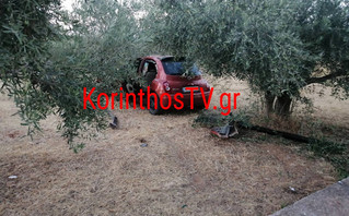 Αυτοκίνητο «καρφώθηκε» σε εκκλησία στο Κιάτο Αυτοκίνητο «καρφώθηκε» σε εκκλησία στο Κιάτο