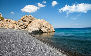 Η παραλία Μαύρα Βόλια στη Χίο