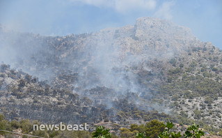 Φωτιά στη Νέα Πέραμο: Αναμένεται να επιδεινωθούν οι πυρομετεωρολογικές συνθήκες, ενίσχυση των ανέμων στα 4-5 μποφόρ