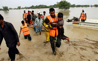 Πακιστάν: Άνευ προηγουμένου βροχοπτώσεις πλήττουν τη χώρα &#8211; «Οι πλημμύρες είναι σαν ωκεανός»