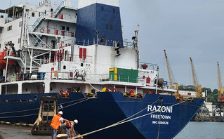 Πόλεμος στην Ουκρανία: Το πλοίο που μεταφέρει το πρώτο φορτίο με σιτηρά αναμένεται στην Κωνσταντινούπολη μετά τα μεσάνυχτα