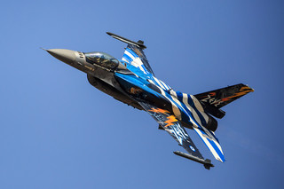 F16 F16