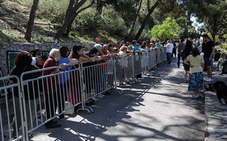 Ουρές πιστών από τα ξημερώματα στον ναό των Αγίων Ισιδώρων Ουρές πιστών από τα ξημερώματα στον ναό των Αγίων Ισιδώρων