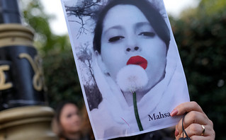 Ιράν: Η Μαχσά Αμινί πέθανε από «βίαιο χτύπημα στο κεφάλι» της αστυνομίας ηθών, υποστηρίζει ο ξάδελφός της