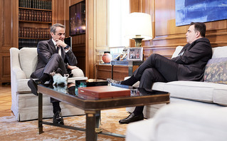 Συνάντηση του Πρωθυπουργού Κυριάκου Μητσοτάκη με τον Αντιπρόεδρο της Ευρωπαϊκής Επιτροπής Μαργαρίτη Σχοινά