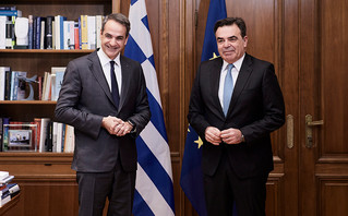 Συνάντηση του Πρωθυπουργού Κυριάκου Μητσοτάκη με τον Αντιπρόεδρο της Ευρωπαϊκής Επιτροπής Μαργαρίτη Σχοινά