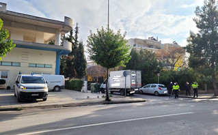 Γυναίκα παρασύρθηκε από φορτηγό στη Λάρισα και μεταφέρθηκε στο νοσοκομείο