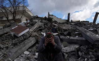 Έλληνας διασώστης ΕΚΑΒ στην Τουρκία: Τα κτήρια είναι πεσμένα χαρτόκουτα το ένα πάνω στο άλλο
