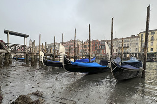 Λειψυδρία στην Ιταλία: «Αν χρειαστεί θα περιοριστεί η παροχή νερού» &#8211; Σε πολλά σημεία του, ο Πάδος είναι εντελώς στεγνός