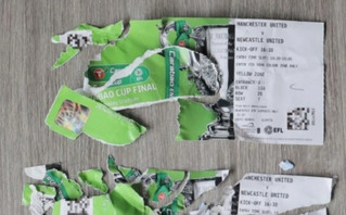 Νιούκαστλ: Οπαδός πουλάει τον σκύλο του επειδή του έφαγε το εισιτήριο για τον τελικό του Λιγκ Καπ