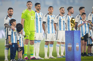 Αργεντινή: Σείστηκε το Μπουένος Άιρες στη φιέστα των Παγκόσμιων Πρωταθλητών – Συγκινημένος ο Μέσι αγκαλιά με τα παιδιά του