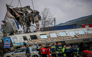 Σύγκρουση τρένων στα Τέμπη: Συνελήφθη ο σταθμάρχης &#8211; Ερευνάται αν πρόκειται για ανθρώπινο λάθος ή για μία σειρά τεχνικών παραλείψεων