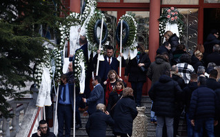 Κηδεία της Αθηνάς Κατσάρα μετά το δυστύχημα στα Τέμπη Κηδεία της Αθηνάς Κατσάρα μετά το δυστύχημα στα Τέμπη
