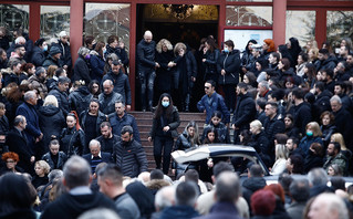 Κηδεία της Αθηνάς Κατσάρα μετά το δυστύχημα στα Τέμπη Κηδεία της Αθηνάς Κατσάρα μετά το δυστύχημα στα Τέμπη