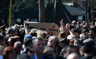 Τραγωδία στα Τέμπη: Μέγα πλήθος στην Κεντρική Πλατεία της Λάρισας