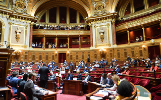 Γαλλία: Βαθαίνει η κρίση λόγω συνταξιοδοτικού &#8211; Πρόταση μομφής από τον ακροδεξιό Εθνικό Συναγερμό