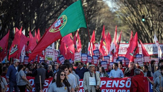 Πορτογαλία: Διαδήλωση χιλιάδων εργαζομένων στη Λισαβόνα &#8211; Δείτε εικόνες