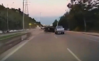 Πάτρα: Καρέ καρέ σοκαριστικό τροχαίο &#8211; Οδηγός έχασε τον έλεγχο του αυτοκινήτου του και τούμπαρε