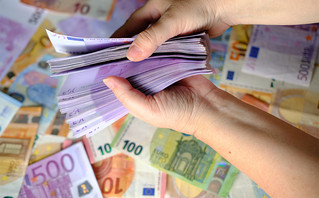 Εμφάνιζαν εισοδήματα κάτω από 10.000 ευρώ και ξόδευαν έως και 300.000 ευρώ &#8211; Πρώτες κλήσεις για έλεγχο σε 800 φορολογούμενους