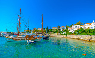 Σπέτσες Σπέτσες