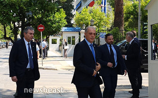 Στο Προεδρικό Μέγαρο οι πολιτικοί αρχηγοί Στο Προεδρικό Μέγαρο οι πολιτικοί αρχηγοί