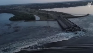 Πόλεμος στην Ουκρανία: Τεράστιος όγκος νερού ρέει ανεξέλεγκτος αφού «ανατινάχθηκε» πελώριο υδροηλεκτρικό φράγμα στη Χερσώνα
