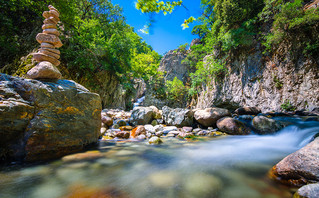 Βάθρες