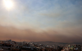 Φωτιά στην Πάρνηθα – Σύννεφα καπνού σκεπάζουν την Αθήνα 19 kapnoi3 1