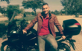 Συγκλονίζει ο πατέρας του 27χρονου υπαξιωματικού που πέθανε στη Λιβύη: Έστειλε ένα μήνυμα «φτάσαμε, είμαστε καλά»