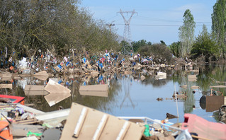Ανείπωτη η καταστροφή στις Εργατικές Κατοικίες Γιάννουλης: Εικόνες από την επόμενη μέρα της κακοκαιρίας
