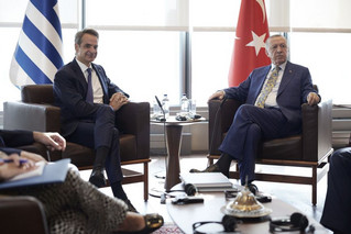 «Ο Μητσοτάκης ήρθε με τα χέρια στις τσέπες» &#8211; Τα τουρκικά ΜΜΕ σχολιάζουν το τετ α τετ του πρωθυπουργού με τον Ερντογάν