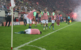 «Οπαδική βία, διαφθορά, ύποπτα στοιχήματα» – Τα γαλλικά ΜΜΕ περιγράφουν το ελληνικό ποδόσφαιρο