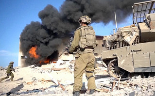 Ισραηλινός στρατιώτης στη Γάζα