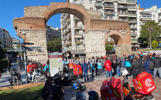 Μοτοπορεία από τους διανομείς φαγητού στη Θεσσαλονίκη για τον συνάδελφό τους που σκοτώθηκε