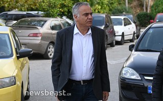Κηδεύεται ο σπουδαίος συγγραφέας, Βασίλης Βασιλικός Κηδεύεται ο σπουδαίος συγγραφέας, Βασίλης Βασιλικός