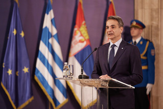 Στο Βελιγράδι αλλά με το βλέμμα στα μπλόκα ο πρωθυπουργός &#8211; Πυρετώδεις προετοιμασίες για τη συνάντηση της Τρίτης