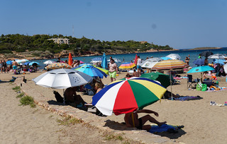 Παραλίες με κόσμο Παραλίες με κόσμο