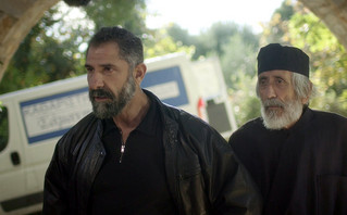 Στα Σύρματα Στα Σύρματα