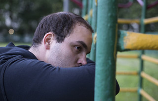 Άντρας κουρασμένος Άντρας κουρασμένος