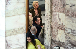 Ξύλο στη Βουλή: Ο πρώην βουλευτής των Σπαρτιατών Κωνσταντίνος Φλώρος έδειρε βουλευτή της Ελληνικής Λύσης Ξύλο στη Βουλή: Ο πρώην βουλευτής των Σπαρτιατών Κωνσταντίνος Φλώρος έδειρε βουλευτή της Ελληνικής Λύσης